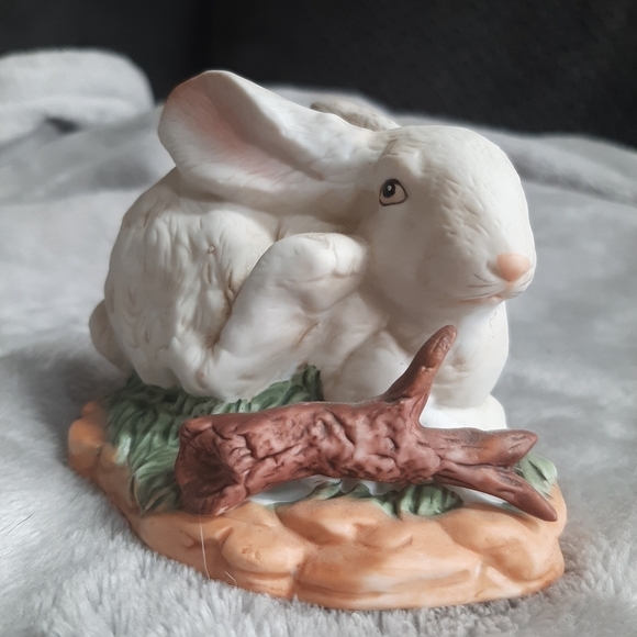 Vintage Artistic Gifts California Painted Ceramic Bunny Figurine Rustic Easter - Picture 1 of 5